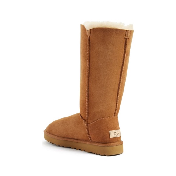Ugg Bailey Button Tiplet Boot - Picture 2 of 4